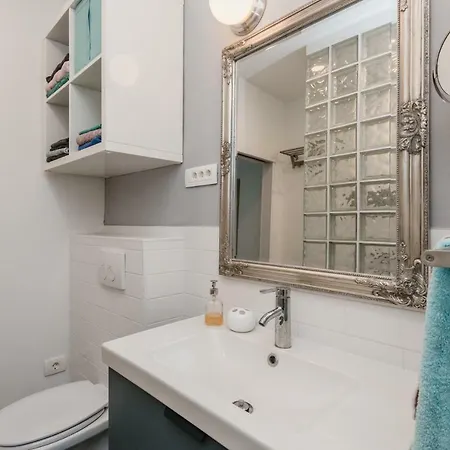 Secret Exit Apartment